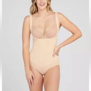 ASSETS by SPANX Sz 1X Remarkable Results Open Bust Brief Bodysuit Slimming NEW